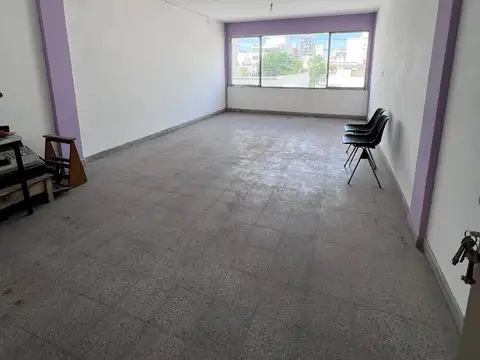 OFICINA EN ALQUILER EN EL CENTRO DE MORON