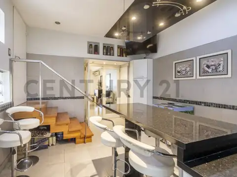 Casa de Categoría con Jacuzzi y Pileta en Castelar