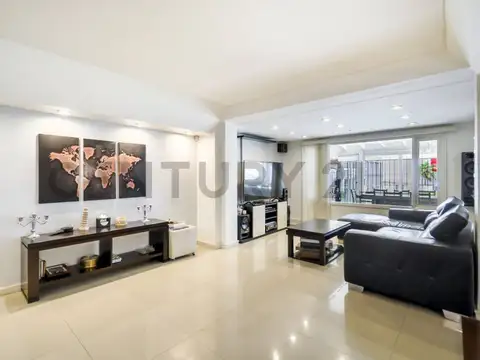 Casa en Venta en Castelar, USD 430.000