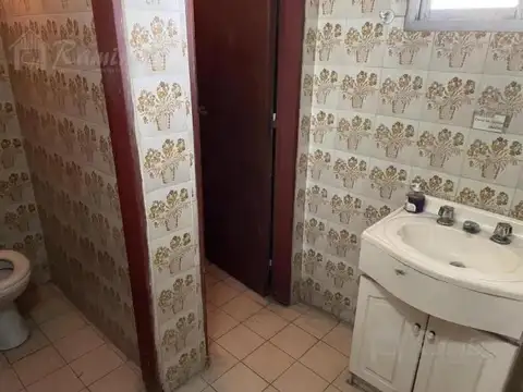 Casa en venta - 5 Dormitorios 4 Baños - Moreno