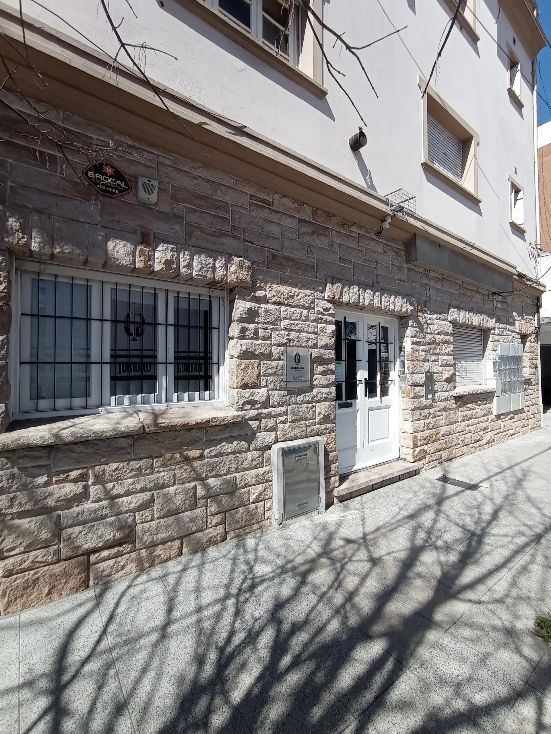 Depto 2 amb, 70m² en planta baja con patio privado — Macrocentro
