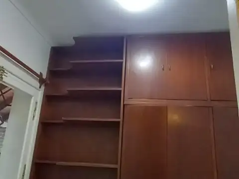Casa en Alquiler con 1 cochera