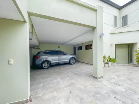 Casa 7 ambientes con 3 baños