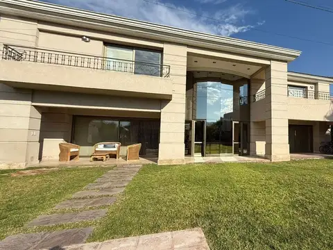 Casa en Venta en Mendoza, USD 1.500.000