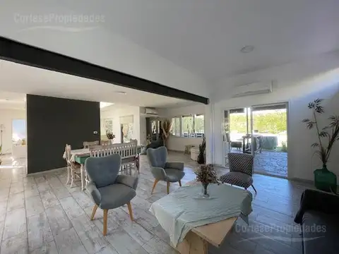 Casa 6 ambientes con 3 baños