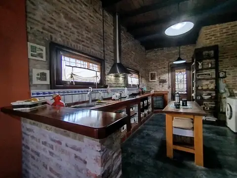 Casa en Venta con 4 cocheras