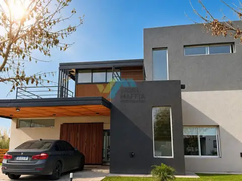 Casa 5 ambientes con 4 baños