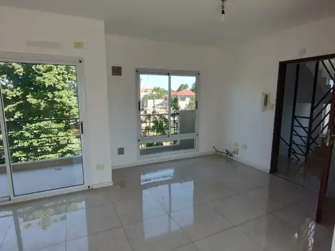 ALQUILA DPTO 2 AMB CON BALCON, IMPECABLE, ZONA M. CORONADO