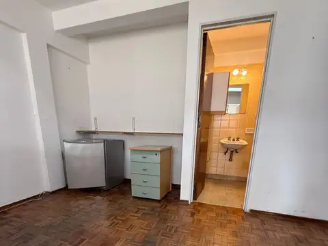 alquiler Oficina CON 2 CONSULTORIOS a metros avenida maipu y prox caba