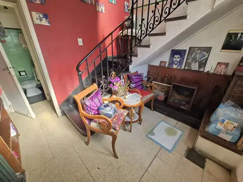 Depto Tipo Casa en Venta 64 años