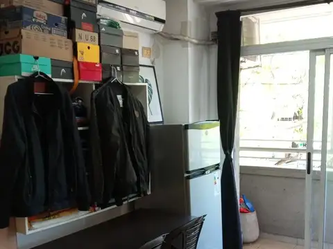 MONOAMBIENTE AL FRENTE 25M2 CON BALCON  SUPER LUMINOSO 