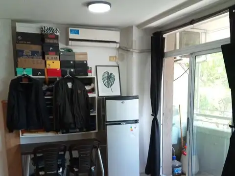 Av Forest 1100, Piso 1