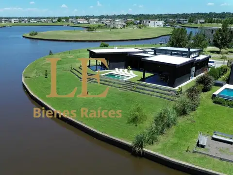VENTA CASA EN EL NAUDIR AL RIO