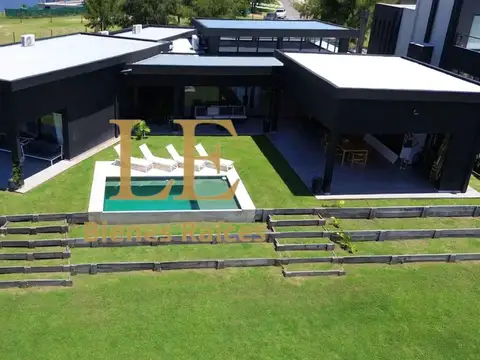 Casa 4 ambientes con 3 baños