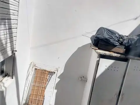 Depto Tipo Casa 4 ambientes con 2 baños