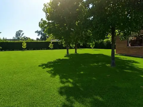 Casa en Venta con 3 cocheras