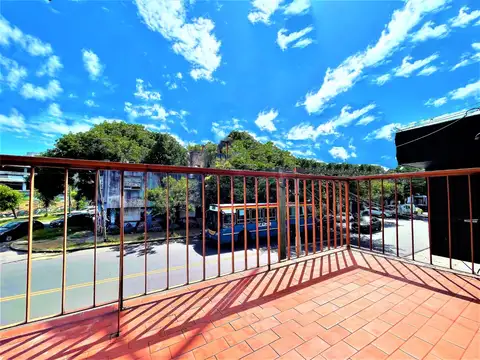 Gral M De Azcuenaga 600, Piso 1