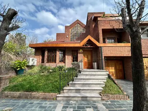 Hermosa casa 5 ambientes en Ciudad Jardin