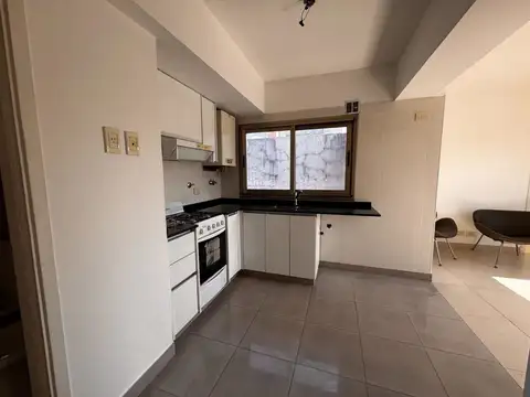 Vista abierta, sin balcon buena ubicacion