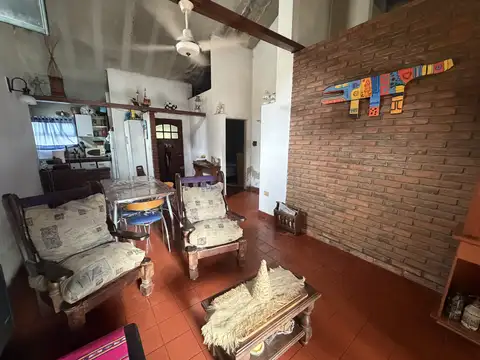 Casa 3 ambientes con 1 baño