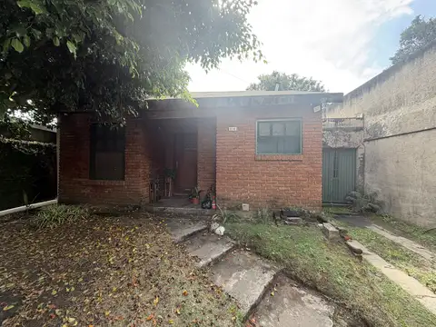 Casa/Lote 3 ambientes c/fondo libre - Florencio Varela al 600, Ezpeleta
