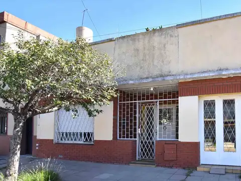 VENTA CASA 3 AMBS HAEDO PARQUE PILETA A RECICLAR
