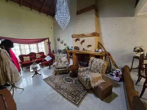 CASA 4 AMB EN VENTA HURLINGHAM APTO CREDITO