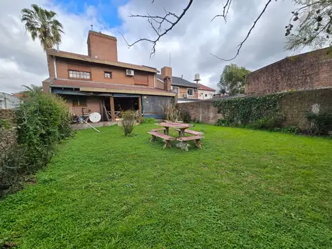 CASA 4 AMB EN VENTA HURLINGHAM APTO CREDITO