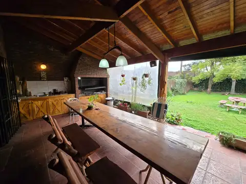 Casa en Venta con 1 cochera