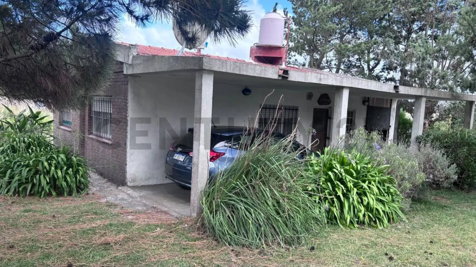 Venta Casa 3 ambientes sobre dos lotes