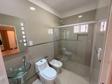 Moderna casa en alquiler de 3 dorm. con pileta en Loteo Miraflores 1, Cerrillos