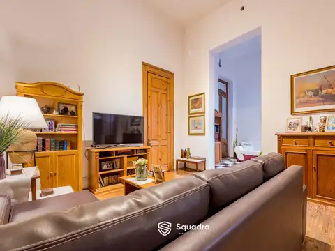 VENTA - Casa de 3 dormitorios, estudio y patio con parrillero - Lourdes, Rosario.