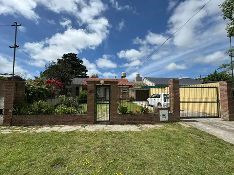 Casa 3 Ambientes con cochera y patio APTO CREDITO