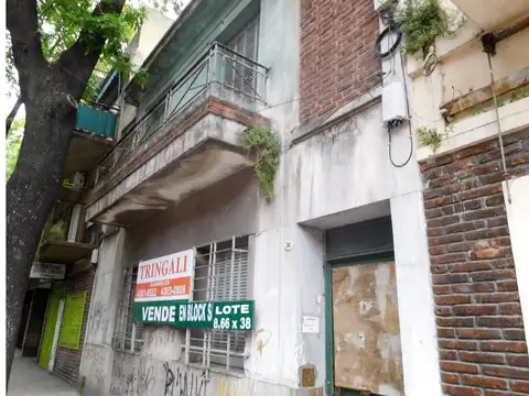 Casa 8 ambientes con 4 baños