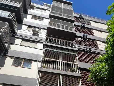 Departamento 2 amb al frente con balcon  en alquiler en Villa Pueyrredon