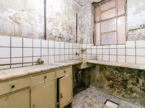 Alquiler Local con Vivienda - Av Caseros 2800