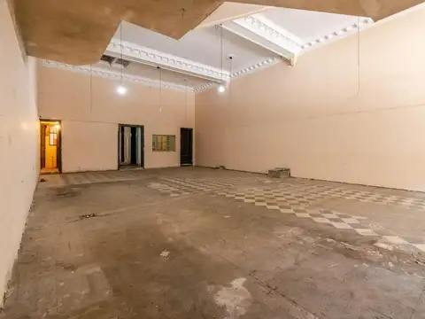 Local en Alquiler en Parque Patricios, $ 2.900.000