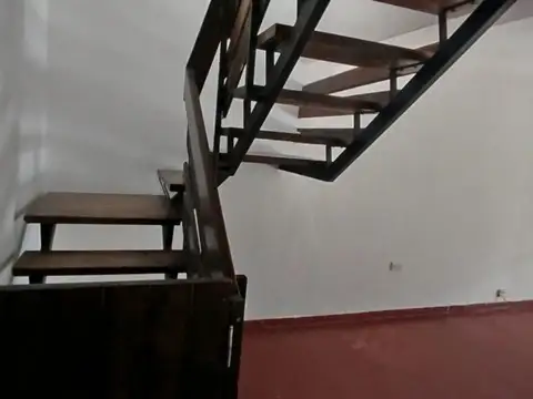 Casa en Alquiler con 2 cocheras