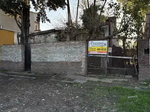 Terreno con Mejoras en Merlo a Mts. de Julián Castro