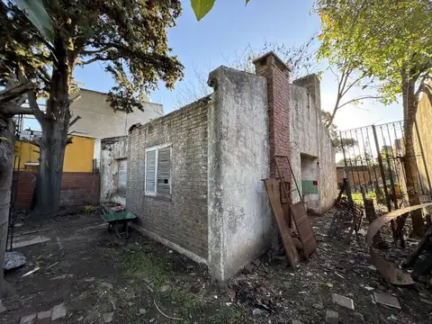 Casa 5 ambientes con 1 baño
