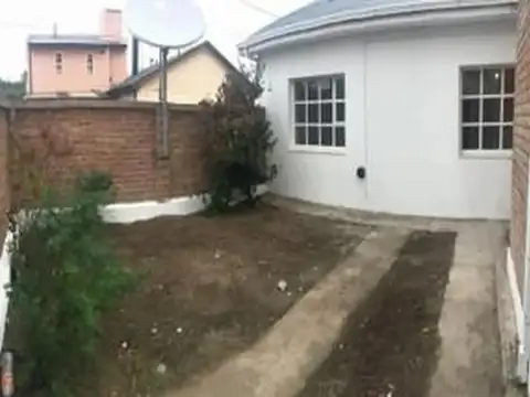 Casa en  Venta 5 ambientes- patio - pura luz