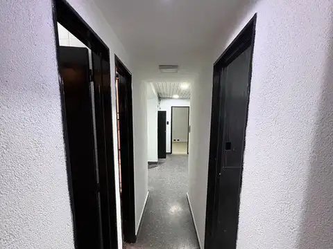 Oficina 4 ambientes con 2 baños