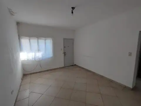 Depto Tipo Casa en Alquiler en Jose Leon Suarez, $ 600.000