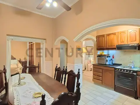VENTA PH 4 AMBIENTES EN MONTE CASTRO