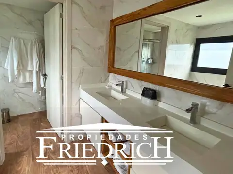 Casa 4 ambientes con 3 baños