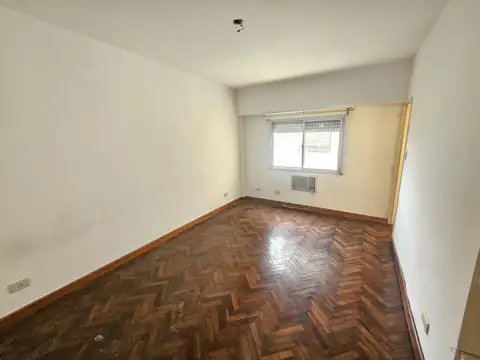 Venta 1 Amb Lateral Luminoso en Agronomia