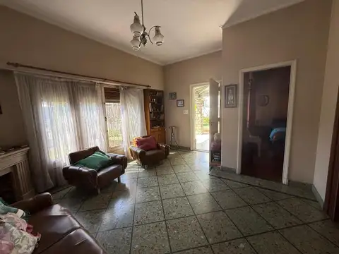 Casa en Venta con 5 cocheras