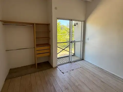 Casa tipo duplex en barrio cerrado