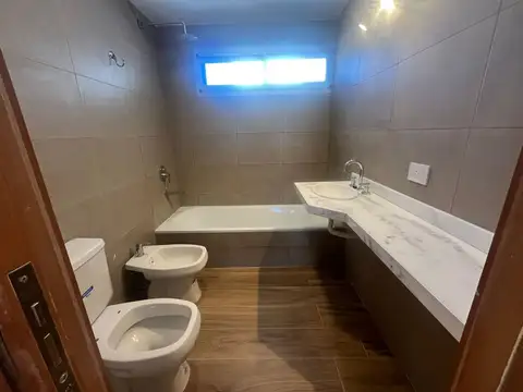 Departamento 4 ambientes con 2 baños