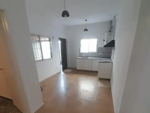 Depto Tipo Casa en Alquiler de 2 ambientes